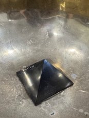 Onyx černý pyramida