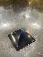 Šungit pyramida